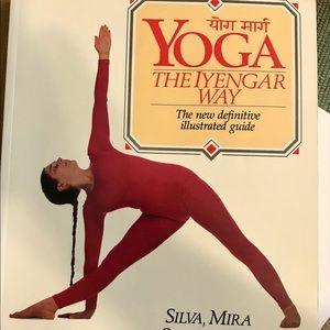 Book on Yoga. Yoga the Iyengar Way.